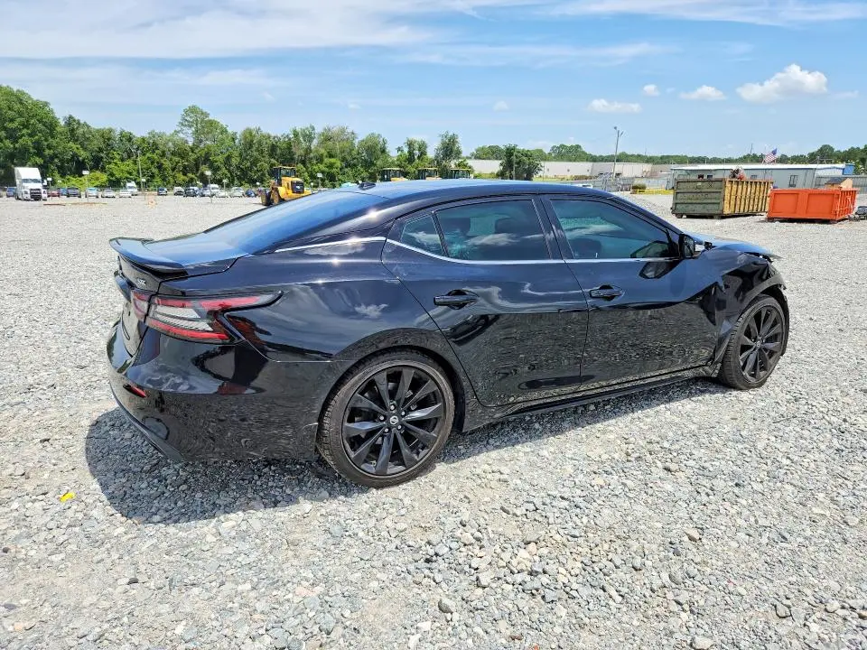 2021 NISSAN MAXIMA SR  