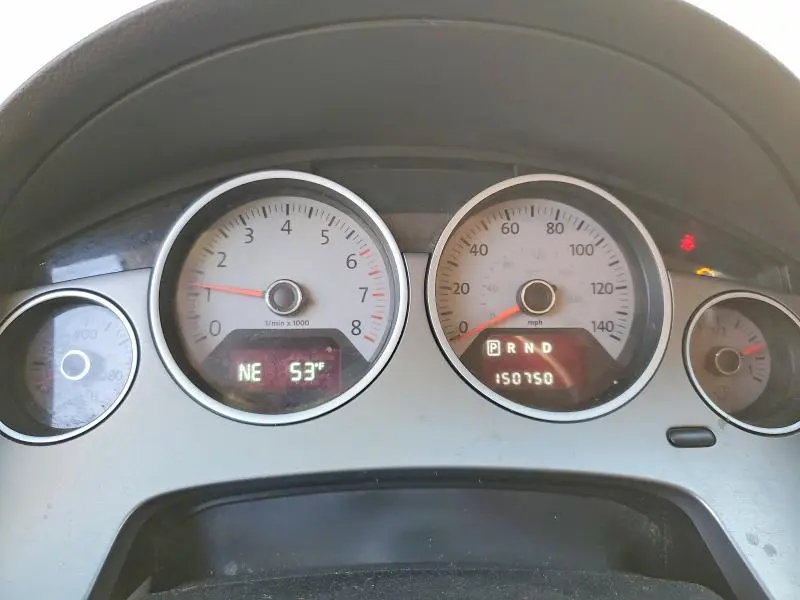 2011 VOLKSWAGEN ROUTAN SE  