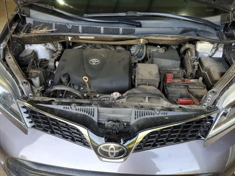 2020 TOYOTA SIENNA SE 8-PASSENGER  