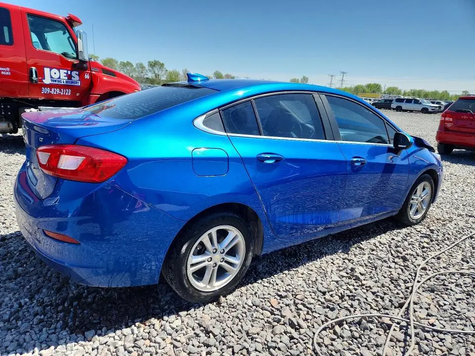 2017 CHEVROLET CRUZE LT  