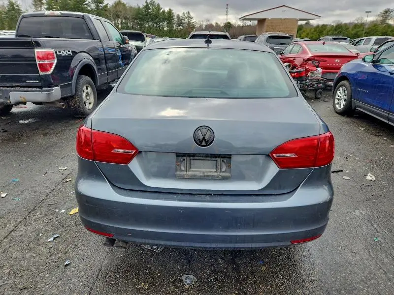 2014 VOLKSWAGEN JETTA SE  