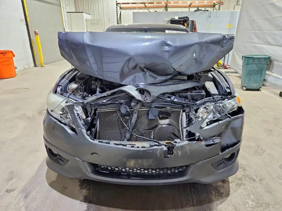 2010 TOYOTA CAMRY SE  