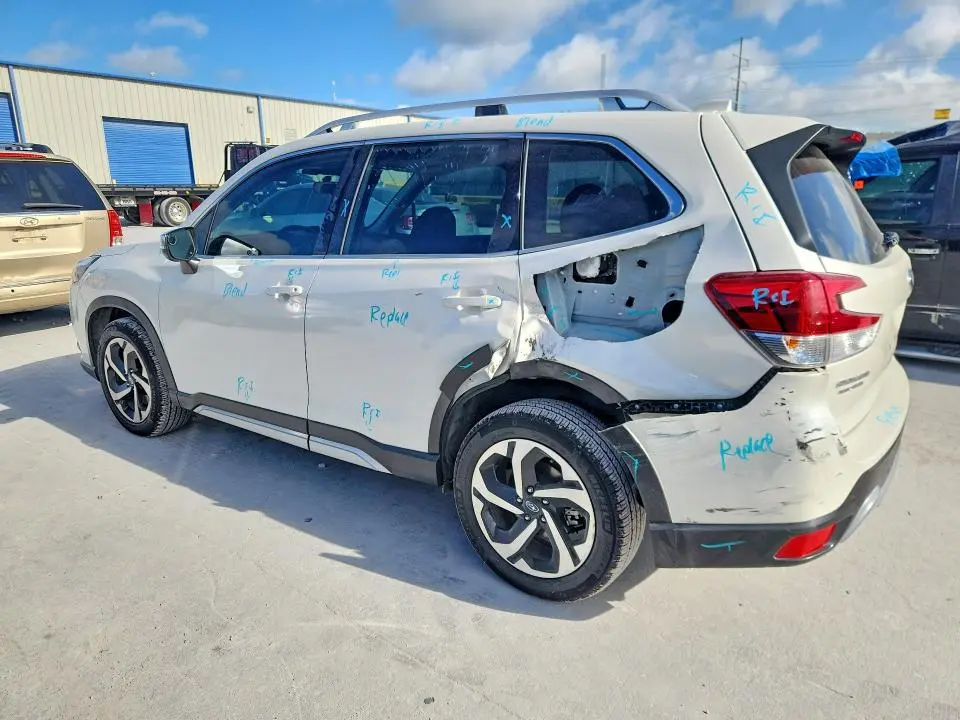 2022 SUBARU FORESTER TOURING  