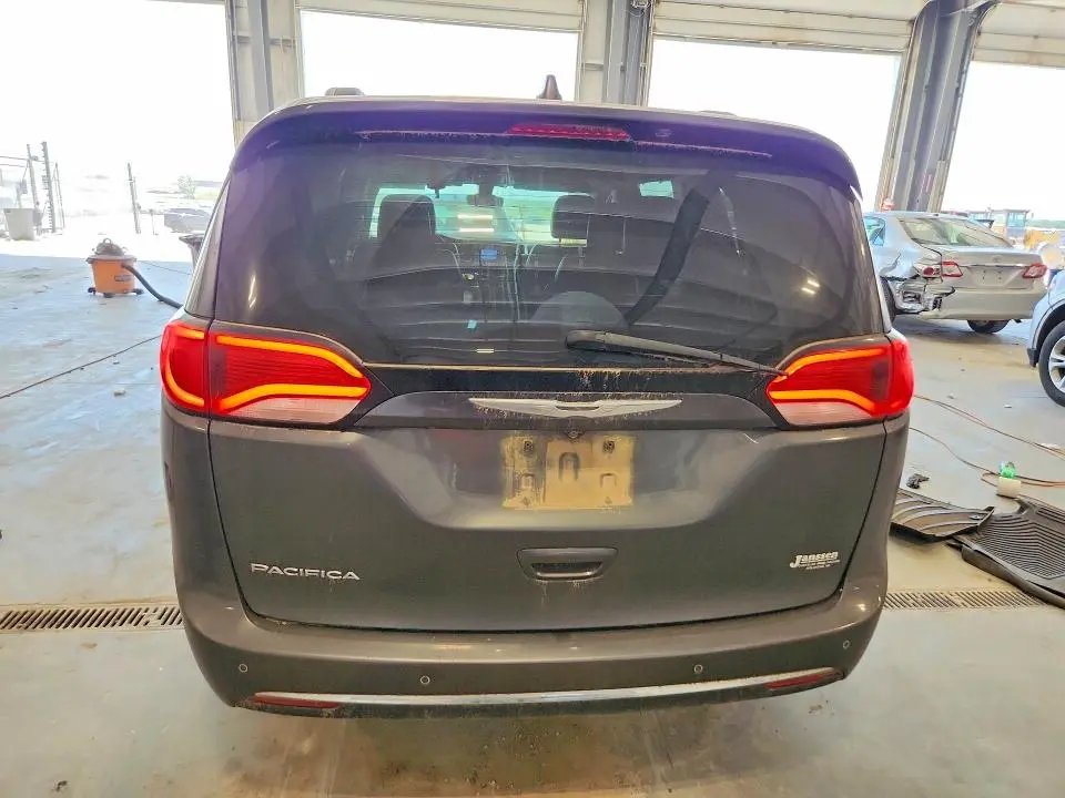 2017 CHRYSLER PACIFICA TOURING L  