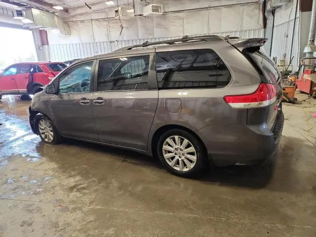 2012 TOYOTA SIENNA XLE  