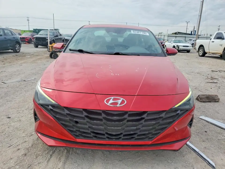 2021 HYUNDAI ELANTRA SE  