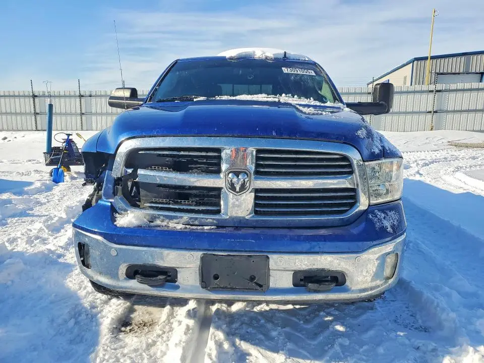 2016 RAM 1500 SLT  