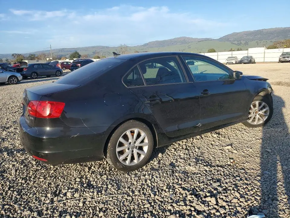 2012 VOLKSWAGEN JETTA SE  