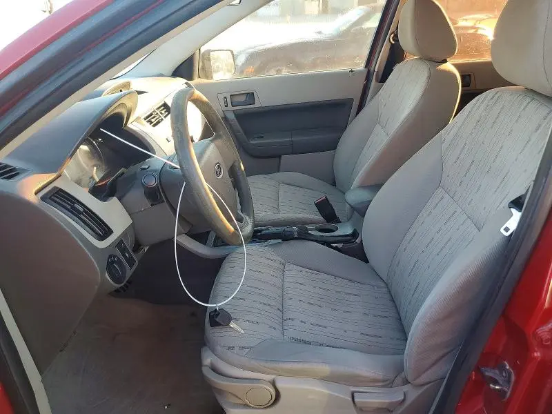 2010 FORD FOCUS SE  