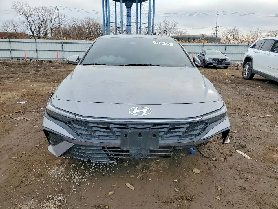 2025 HYUNDAI ELANTRA SEL  