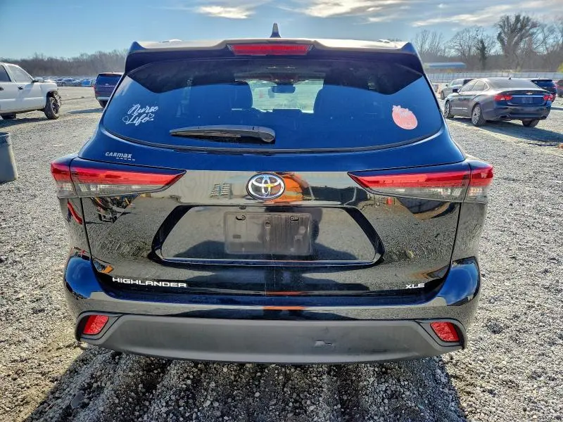 2020 TOYOTA HIGHLANDER XLE  