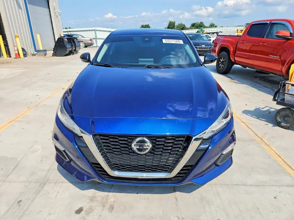 2022 NISSAN ALTIMA SR  
