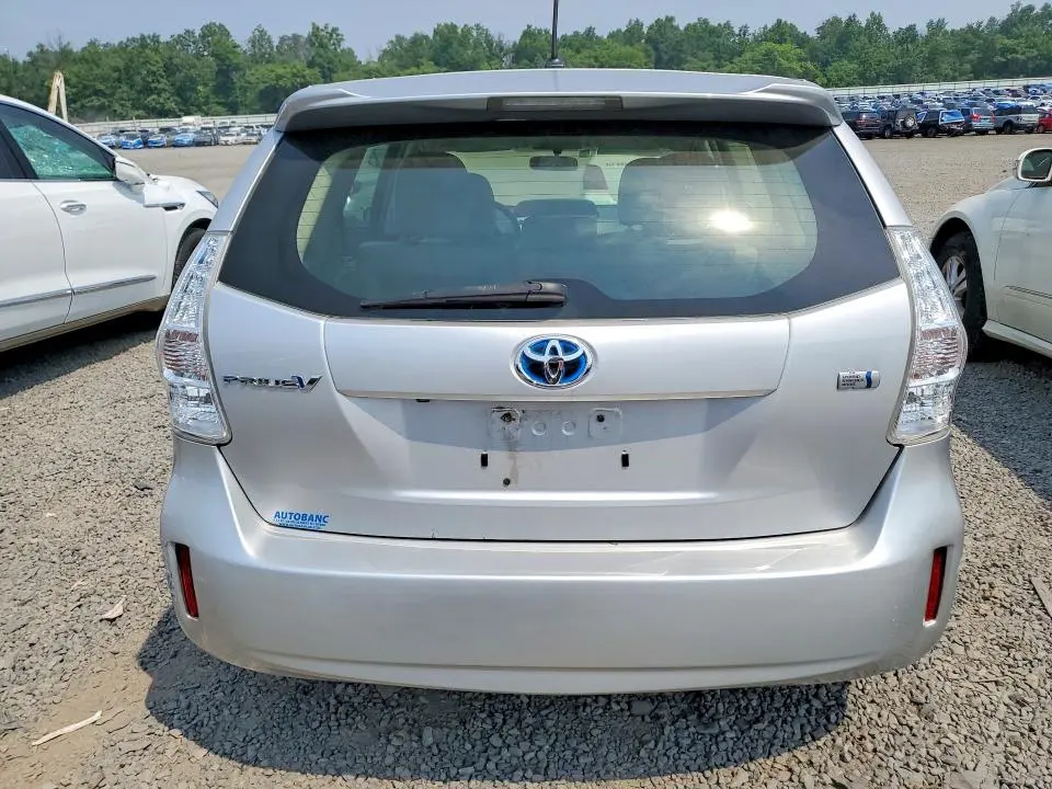 2014 TOYOTA PRIUS V TWO  
