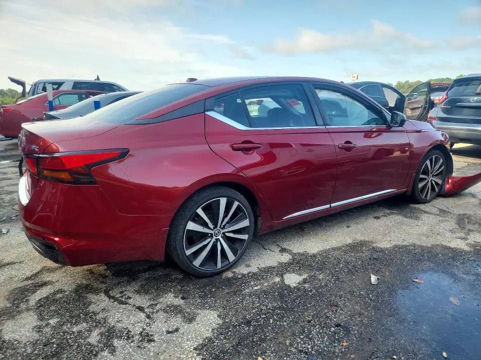 2019 NISSAN ALTIMA SR  