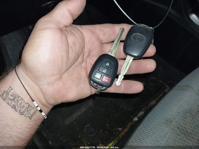 2016 TOYOTA COROLLA LE PLUS