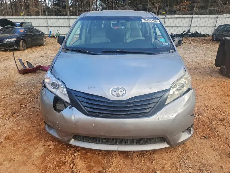 2013 TOYOTA SIENNA   