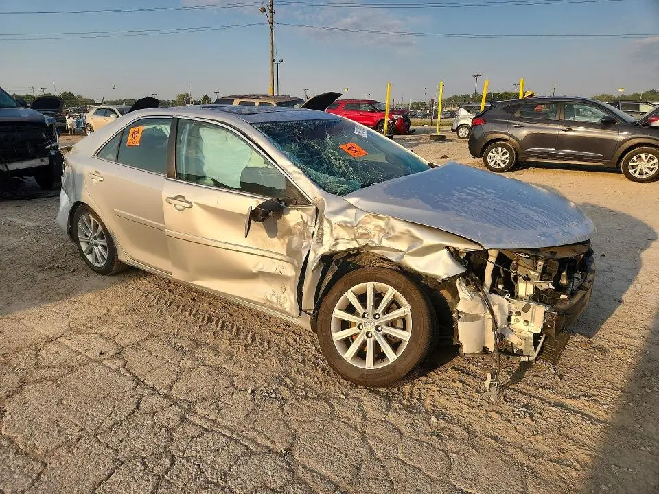 2012 TOYOTA CAMRY XLE  