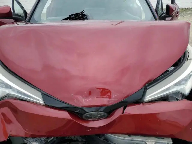 2019 TOYOTA C-HR XLE
