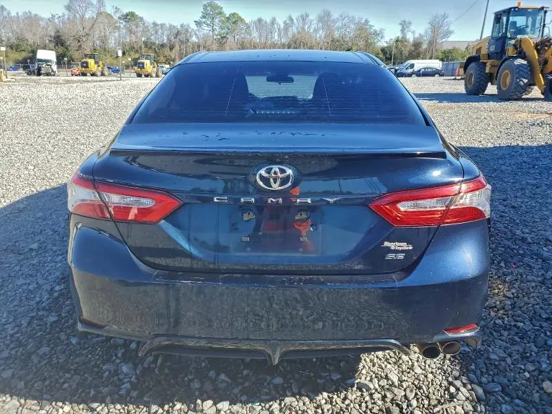 2018 TOYOTA CAMRY SE  