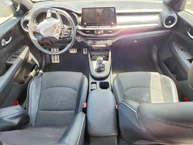 2023 KIA FORTE GT LINE  
