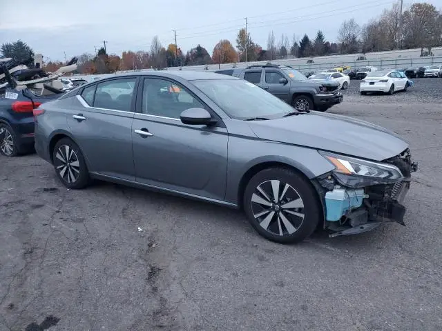 2022 NISSAN ALTIMA SV  