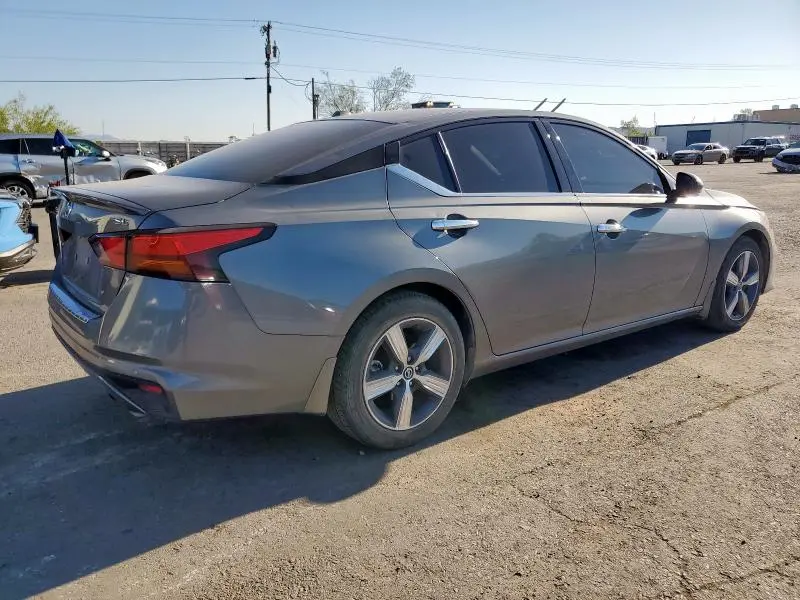 2022 NISSAN ALTIMA SL  