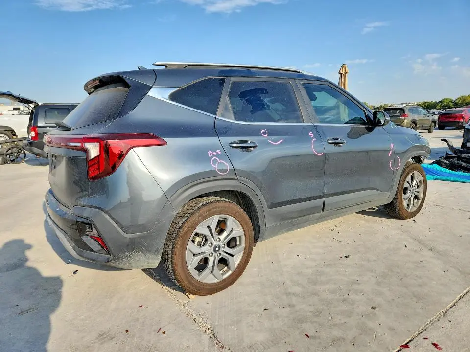 2024 KIA SELTOS S  