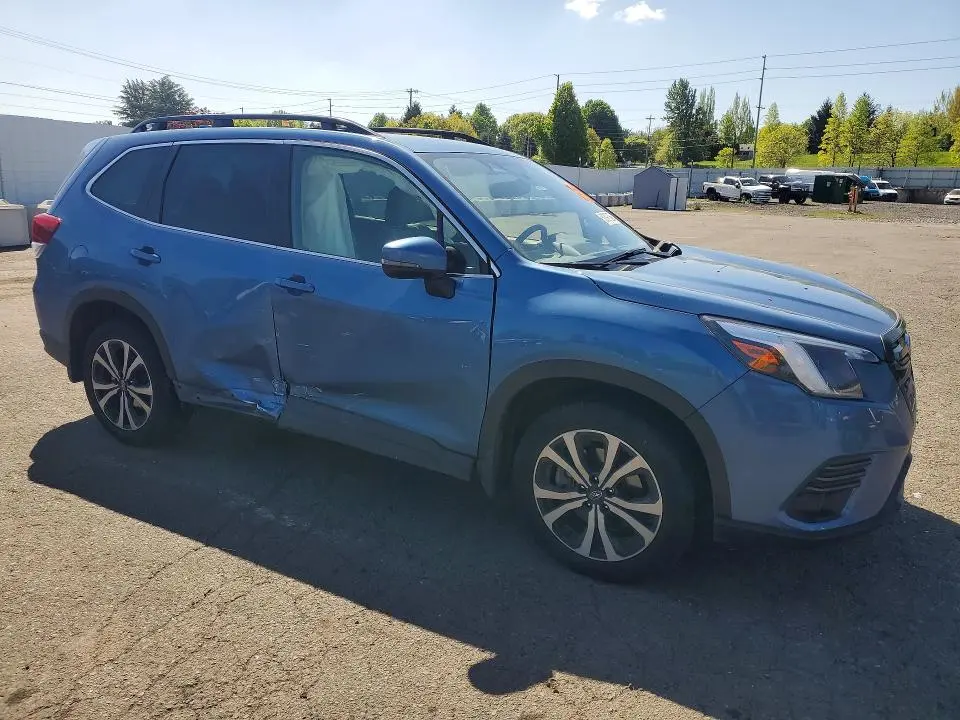 2022 SUBARU FORESTER LIMITED  