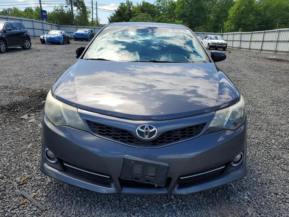 2014 TOYOTA CAMRY SE  