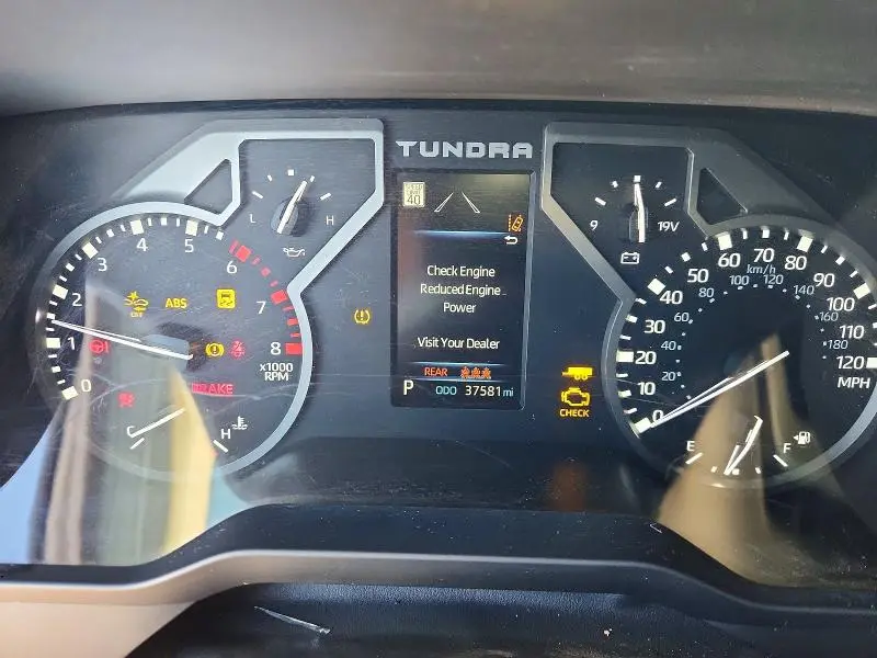 2024 TOYOTA TUNDRA SR5  