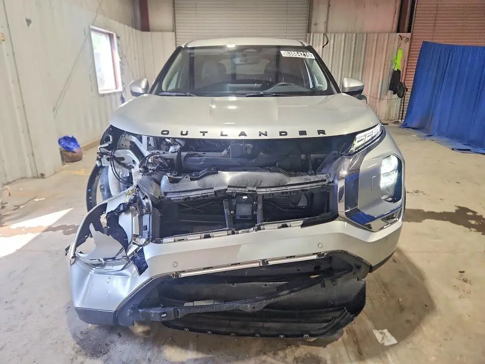 2025 MITSUBISHI OUTLANDER SE  