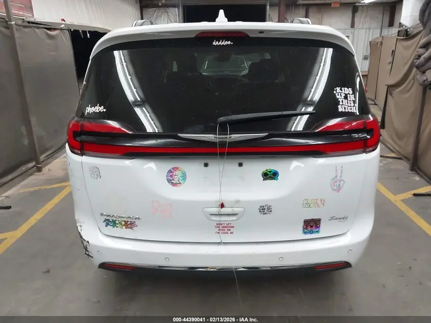 2022 CHRYSLER PACIFICA TOURING L