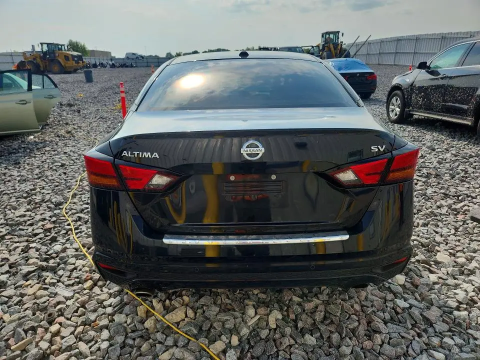 2022 NISSAN ALTIMA SV  
