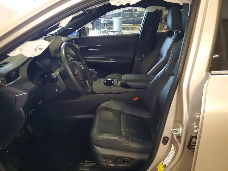 2024 TOYOTA VENZA LIMITED  