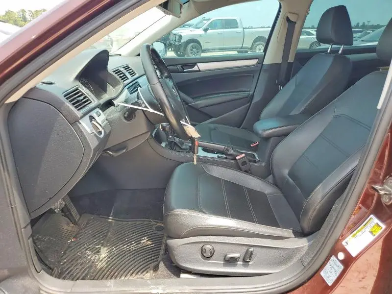 2013 VOLKSWAGEN PASSAT SE  