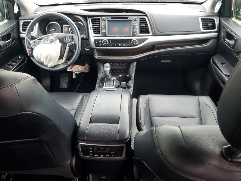 2018 TOYOTA HIGHLANDER XLE  
