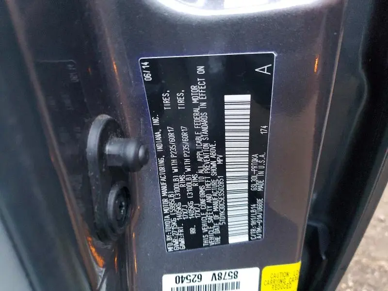 2014 TOYOTA SIENNA XLE 8-PASSENGER  