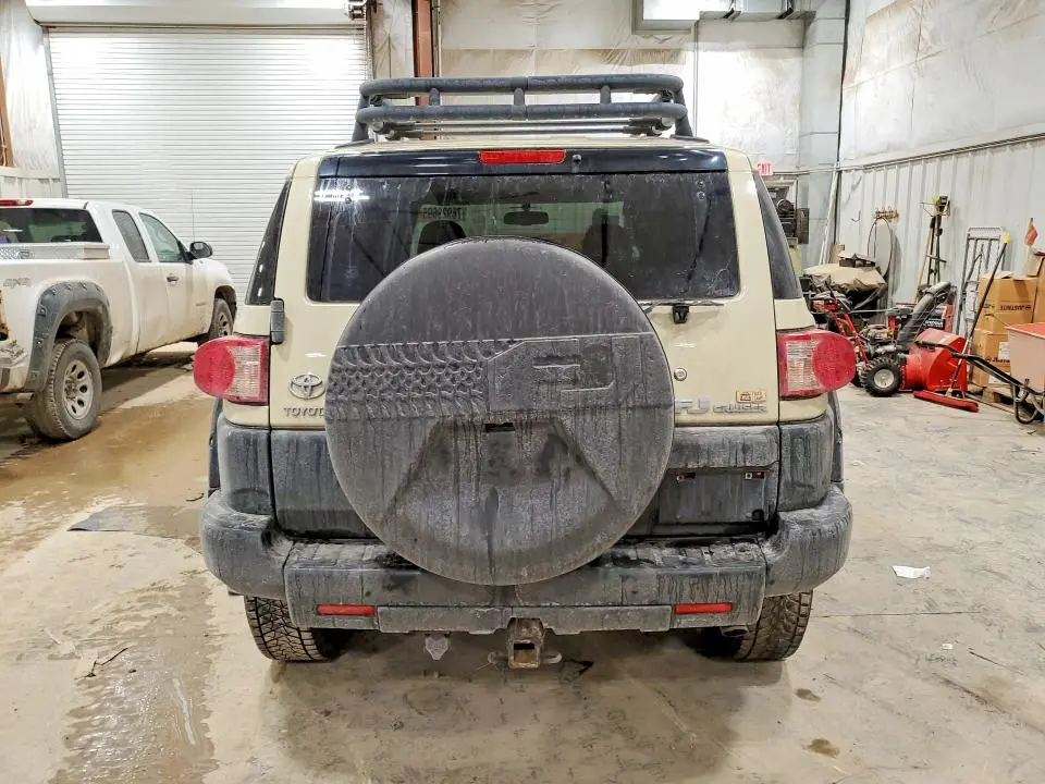 2010 TOYOTA FJ CRUISER BASE  