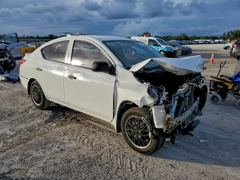 2014 NISSAN VERSA S  