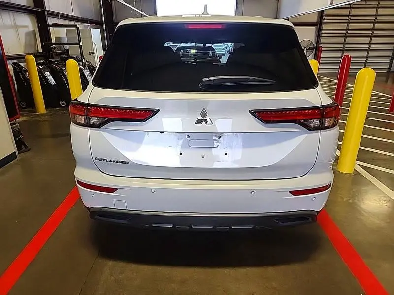 2022 MITSUBISHI OUTLANDER ES  