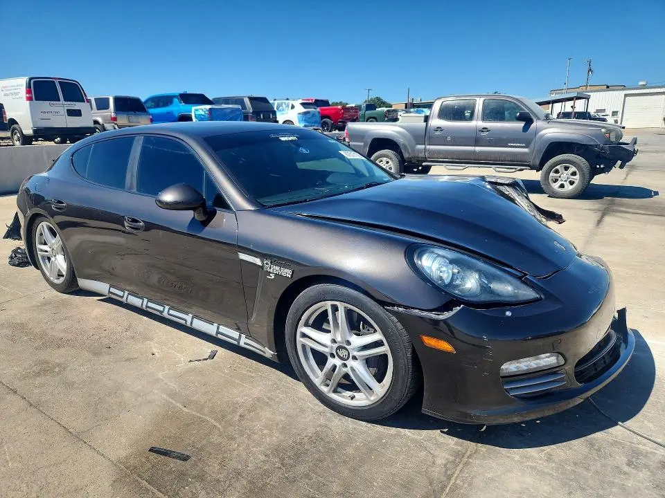2011 PORSCHE PANAMERA 2  