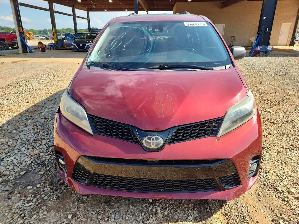2020 TOYOTA SIENNA SE PREMIUM 8-PASSENGER  