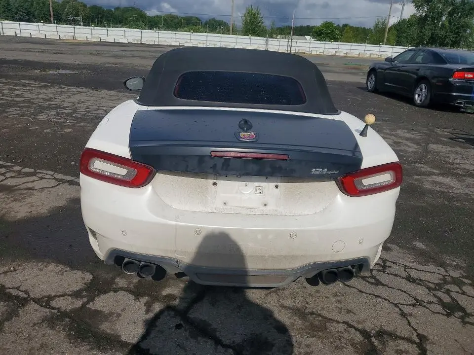 2018 FIAT 124 SPIDER CLASSICA  