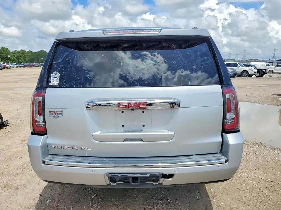 2017 GMC YUKON XL DENALI  