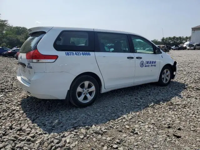 2013 TOYOTA SIENNA   