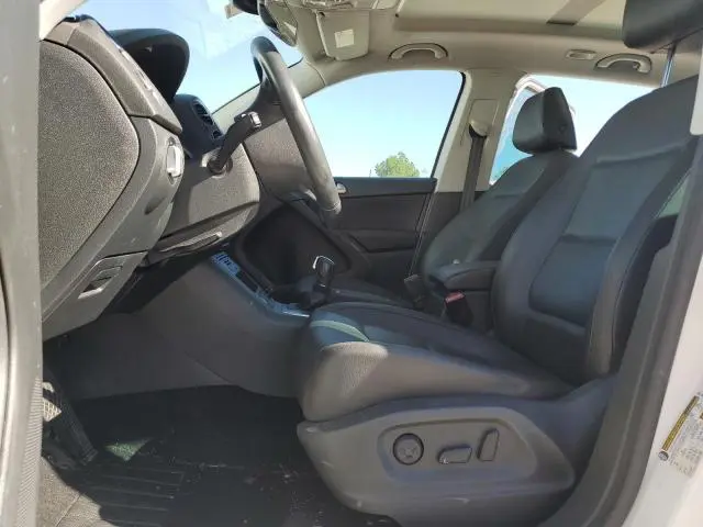 2016 VOLKSWAGEN TIGUAN S  