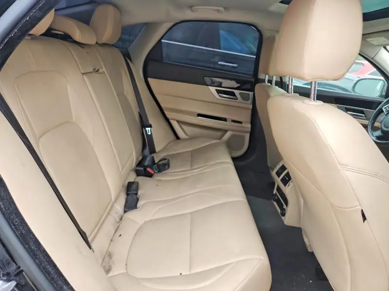 2017 JAGUAR XF PREMIUM  