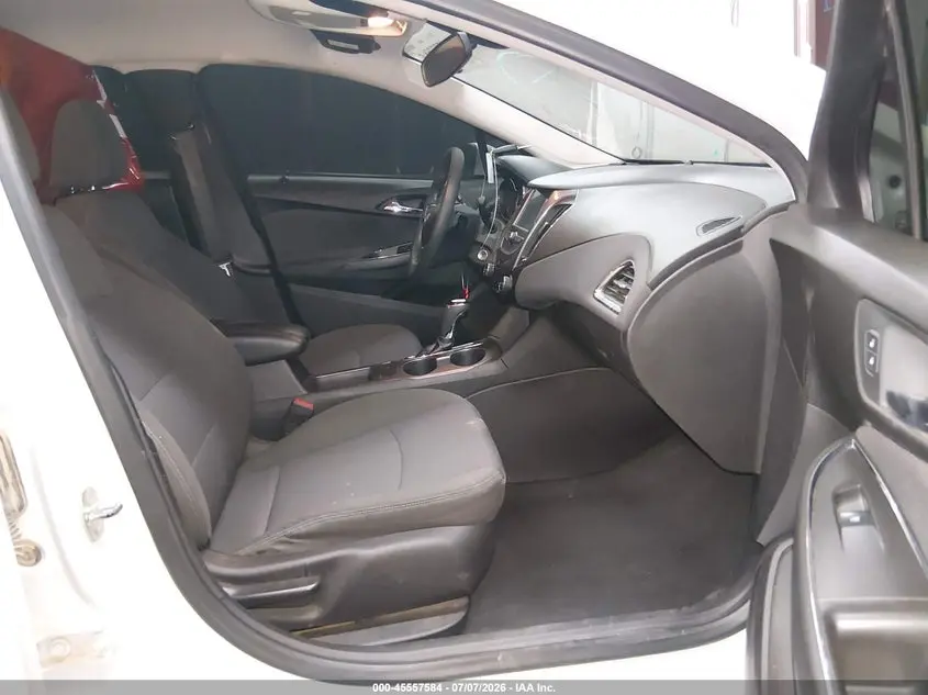 2018 CHEVROLET CRUZE LT AUTO