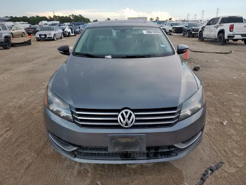 2012 VOLKSWAGEN PASSAT SE  