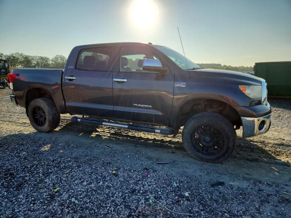 2011 TOYOTA TUNDRA CREWMAX LIMITED  